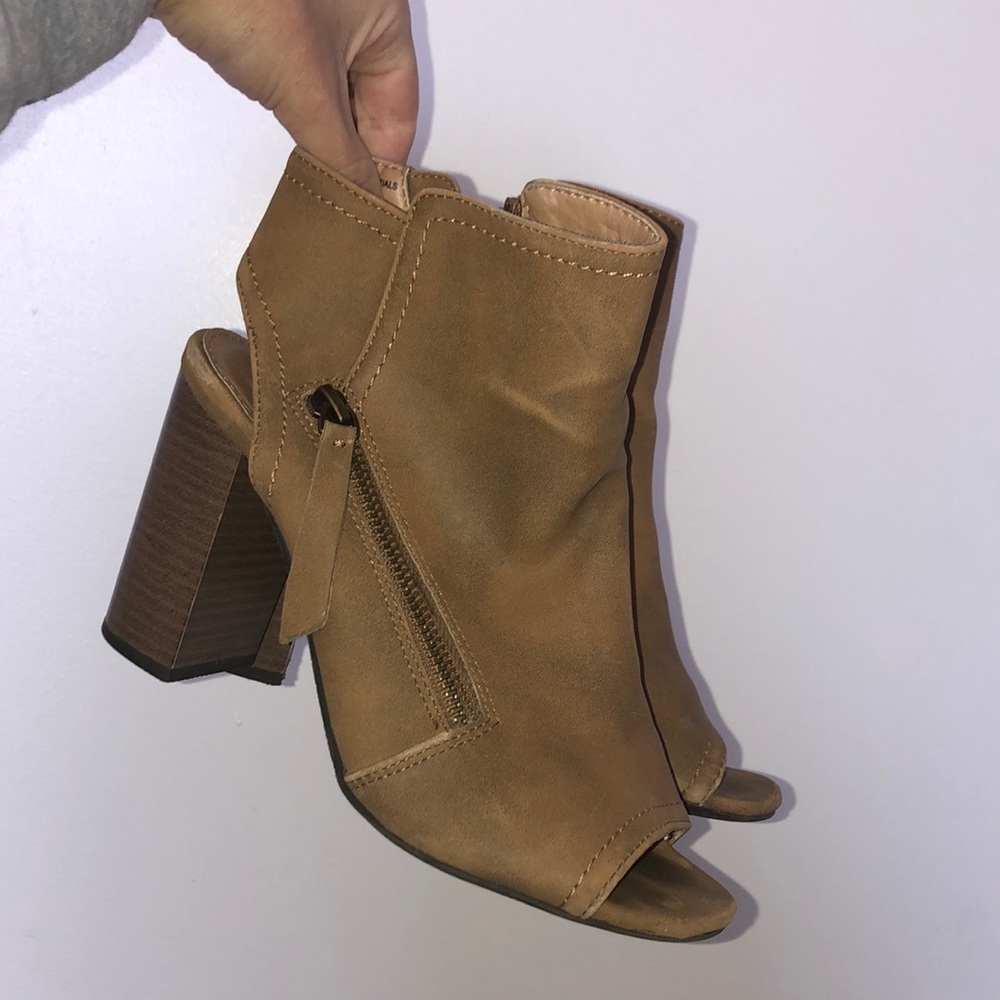 Tan wedges